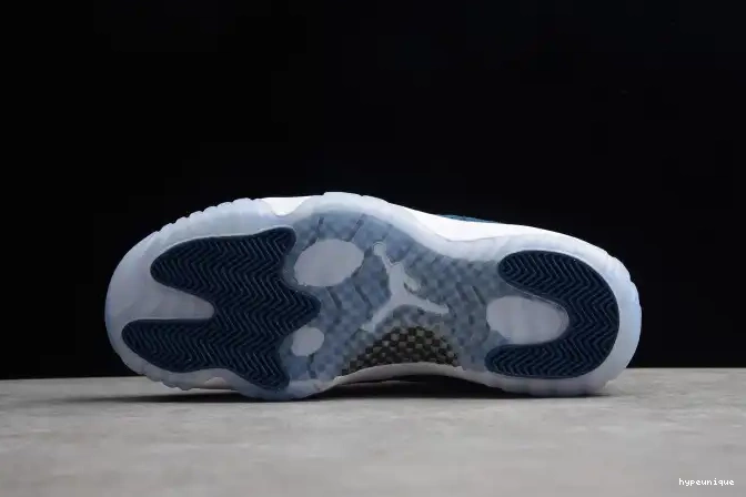 HYPE Air 11 Navy Jordan Blue CD6846-102 Snakeskin Low 0501